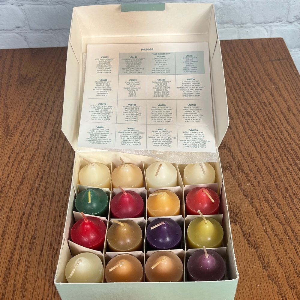 Partylite 2007 Retired Holiday 16 Votive Candles Sampler New Box P95008